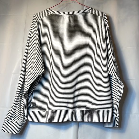 WE Shirt XL (feels like L) - Picture 3 of 4